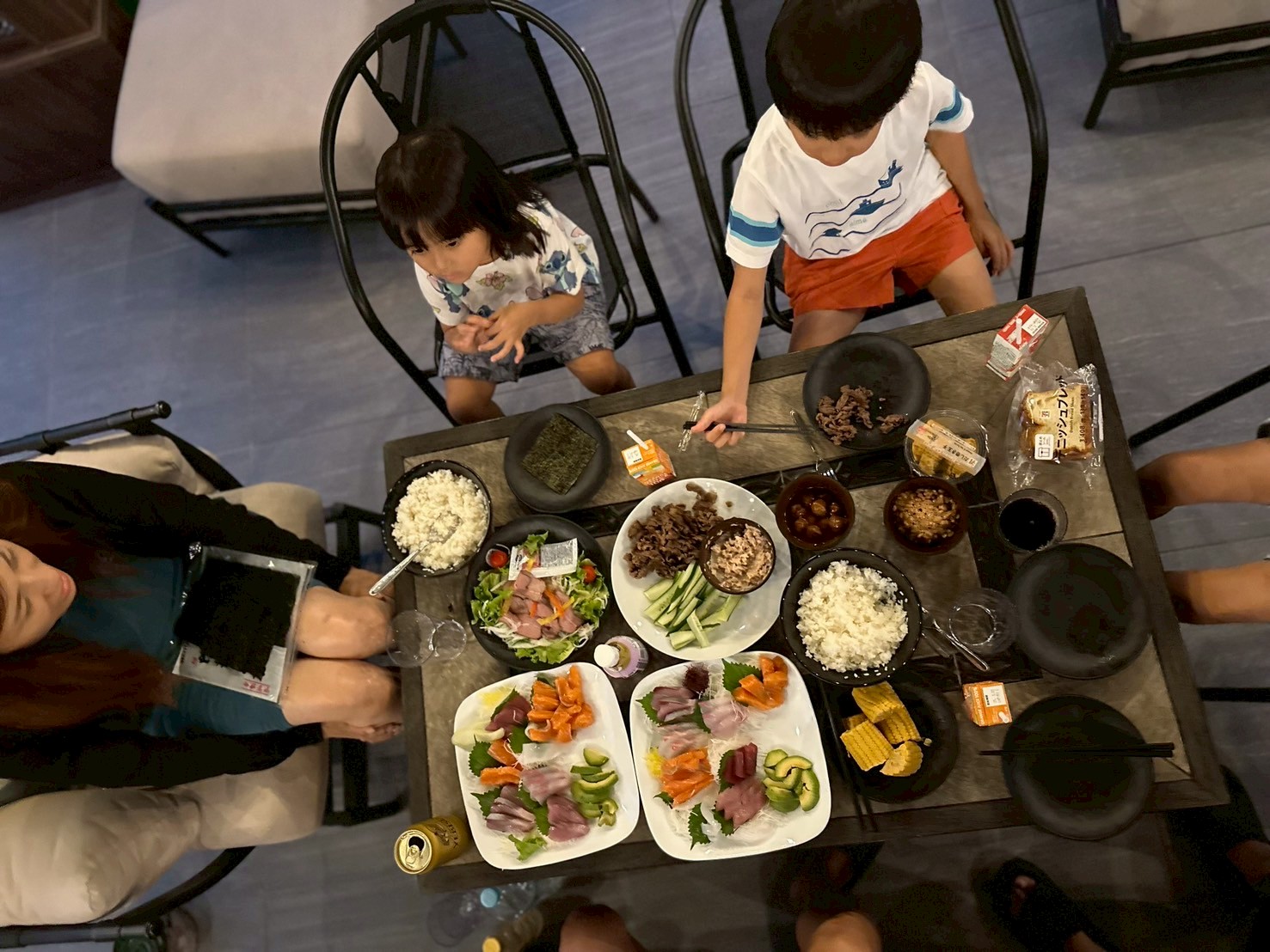 還暦祝いの家族旅行に。三世代14人で過ごす糸島の特別な一日！